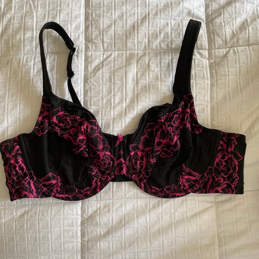 NWOT Cacique Unlined Lace Bra